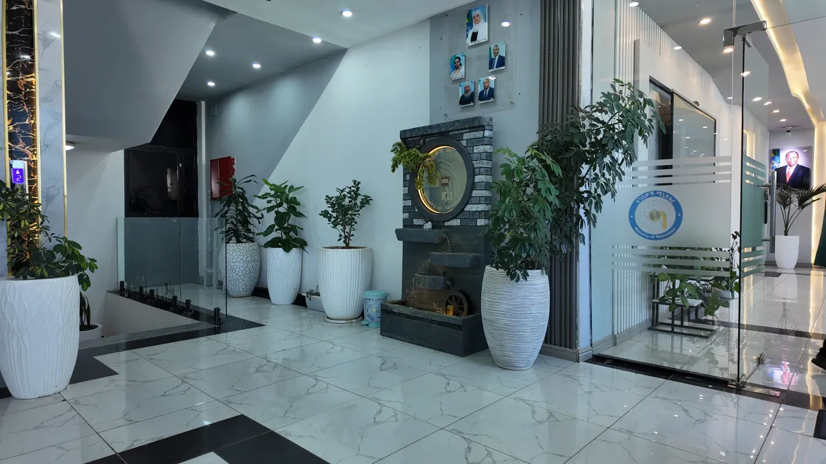 Indoor plant installations